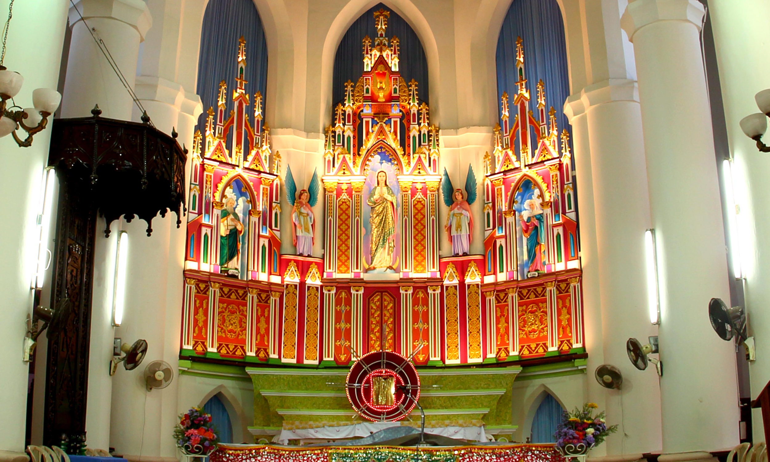 Manjummel Church Altar